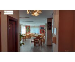 HOSTAL -  RESTAURANTE Y VIVIENDA PROXIMA A LA ROBLA