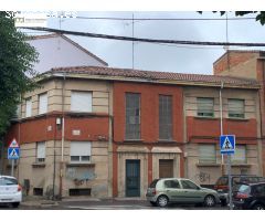 CASA PARA REFORMAR CON 2 PISOS Y PATIO EN EL EJIDO