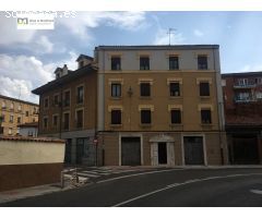 SE VENDE LOCAL COMERCIAL C/ LOS CUBOS CON PROYECTO DE HOSTELERIA Y APARTAMENTOS