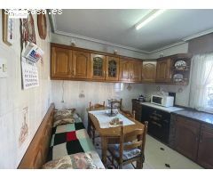 CASA CON PATIO Y NAVE