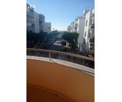 Piso en el centro con vistas al mar y cerca de todo.
