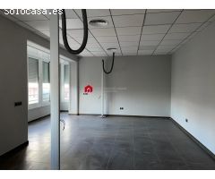 Se alquilan despachos en la Plaza Alfonso de Tortosa