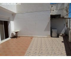 ACOGEDOR ÁTICO CON AMPLIA TERRAZA EN UBICACIÓN CÉNTRICA