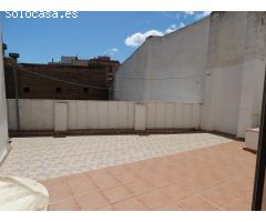 ACOGEDOR ÁTICO CON AMPLIA TERRAZA EN UBICACIÓN CÉNTRICA