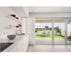 EXCLUSIVO BUNGALOW FRENTE A LA LAGUNA ROSA, TORREVIEJA A ESTRENAR