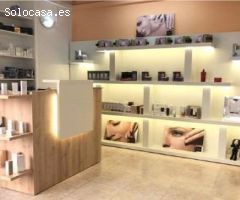 Oportunidad única: Local comercial en pleno funcionamiento con una sólida trayectoria