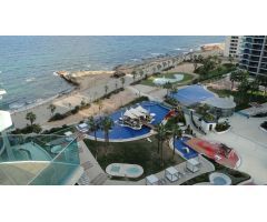 Exclusivo Atico-Penthouse de lujo en primera línea con fantásticas vistas al mar Punta Prima