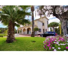 Impresionante Chalet en suelo urbano de Alzabares