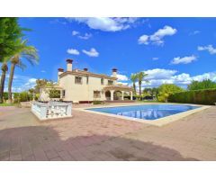 Impresionante Chalet en suelo urbano de Alzabares