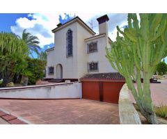 Impresionante Chalet en suelo urbano de Alzabares