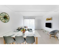 Moderno apartamento en planta baja con 3 dormitorios en Torre de la Horadada.