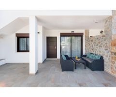 Moderno apartamento en planta baja con 3 dormitorios en Torre de la Horadada.
