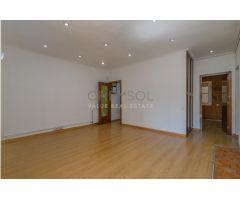 Piso a reformar y muchas posibilidades en pleno Sant Antoni.