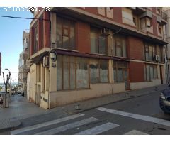 Local Esquinero, en dos de las mejores calles comerciales de La Rapita