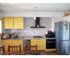Dúplex  con 3 habitaciones. Piscina comunitaria.