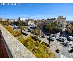 Venta de Casa en La Rapita con dos piso y un local comercial