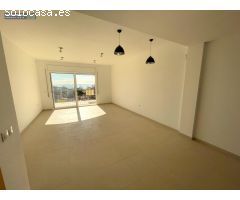 Espectacular Apartamento, de 2 Dormitorios, 2 Baños, 85 m2 de Terrazas y Piscina  Comunitaria
