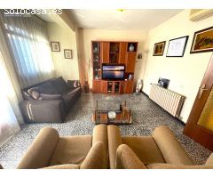 Casa de 3 Dormitorios, Baño Completo, Terraza, Silla Elevadora, Almacen y posibilidad de Piscina