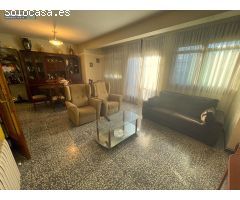 Casa de 3 Dormitorios, Baño Completo, Terraza, Silla Elevadora, Almacen y posibilidad de Piscina