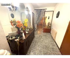 Casa de 3 Dormitorios, Baño Completo, Terraza, Silla Elevadora, Almacen y posibilidad de Piscina