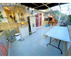 Casa Centrica de 3 Dormitorios, 2 Baños, Cocina Independiente, Comedor, Barbacoa y Garaje