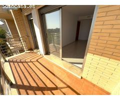Apartamento de 2 Dormitorios Dobles, 2 Baños, Cocina independiente, Comedor y Terraza con Vistas