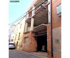 Casa a reformar en el centro de Santa Bàrbara con 424m2