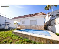 Exclusivo Chalet en Alcanar Platja con Piscina y Encanto Mediterráneo