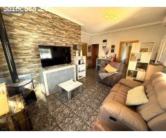 Chalet independiente, de 3 Dormitorios, Baños, Aseo,  Piscina, Garaje, con un parcela de 320 m2