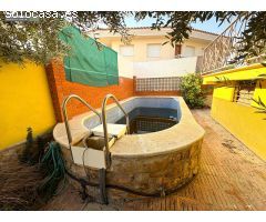 Chalet en Sota Montsia, de 4 Dormitorios, Baño, Piscina Privada, y almacen