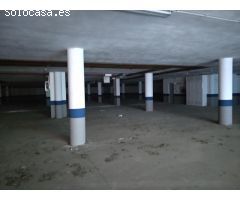 Venta amplio garaje con sótano y plazas de garajes en Ronda Málaga