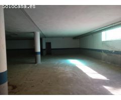 Venta amplio garaje con sótano y plazas de garajes en Ronda Málaga