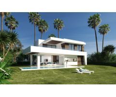 Chalet  independiente cerca de 3 campos de golf  en Estepona