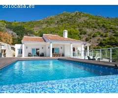 VENTA VILLA INDEPENDIENTE Y APARTAMENTO EN URB VALTOCADO MIJAS