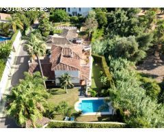 Encantadora Villa de Estilo Andaluz en la Prestigiosa Milla de Oro de Marbella