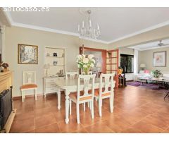 Encantadora Villa de Estilo Andaluz en la Prestigiosa Milla de Oro de Marbella
