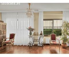 Encantadora Villa de Estilo Andaluz en la Prestigiosa Milla de Oro de Marbella