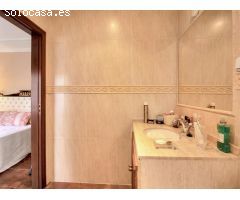 Encantadora Villa de Estilo Andaluz en la Prestigiosa Milla de Oro de Marbella