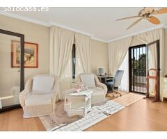 Encantadora Villa de Estilo Andaluz en la Prestigiosa Milla de Oro de Marbella