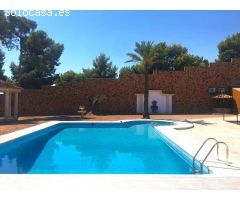 Venta de chalet en entorno privilegiado como es la Urbanización Residencial Alfinach
