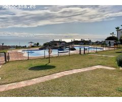 Espectacular ático con preciosas vistas al mar en Alcaidesa a tan sólo 200 metros de la playa