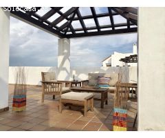 Hermoso ático de tres dormitorios en Alcaidesa con vistas bonitas vistas