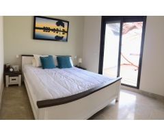 Hermoso ático de tres dormitorios en Alcaidesa con vistas bonitas vistas