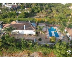 Hermosa finca rústica con construcción de vivienda de cinco dormitorios en Estepona