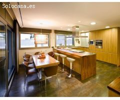 CHALET DE SUPER LUJO DE 7 HABITACIONES EN LELIANA