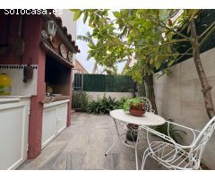 Vive en Picanya con calidad y estilo: adosado con terrazas, garaje y 4 habitaciones