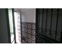 Casa de dos plantas más azotea en La Victoria conservada para mejorar!!