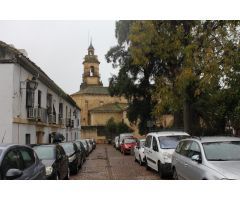 CASA ADOSADA JUNTO A PLAZA DE LA MAGDALENA