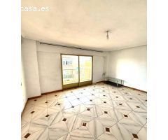 Se vende vivienda en Virgen del Remedio. 5ª planta sin ascensor. Precio: 58.000€