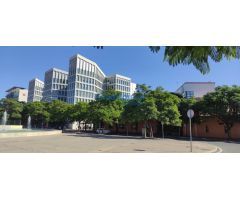 LOCAL COMERCIAL CON ESCAPARATES EN PERFECTO ESTADO EN AVENIDA DE LA BUHAIRA.